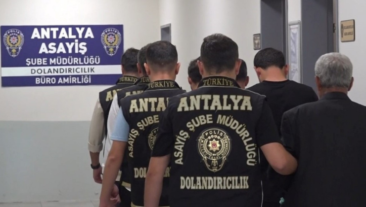 'Adınız FETÖ'ye karıştı' diyerek 12,5 milyon TL'lik altınlarını aldılar!