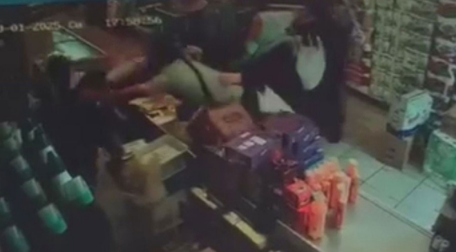 İstanbul'da kadın kasiyere yumruklu saldırı