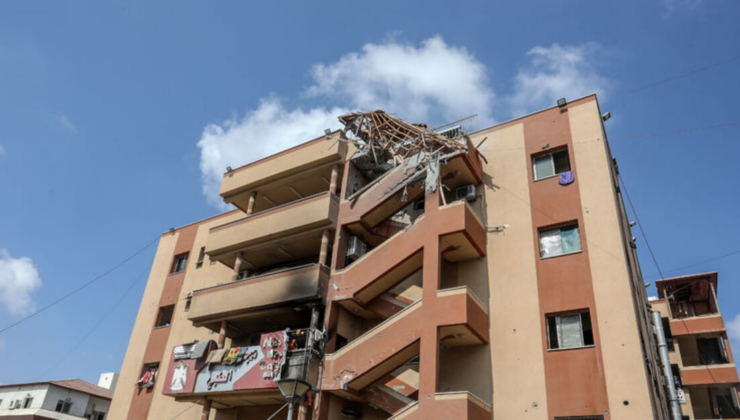 İsrail Gazze'de hastaneye saldırdı!