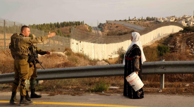 Soykırımcı İsrail, Şam'da sivillere ateş açtı