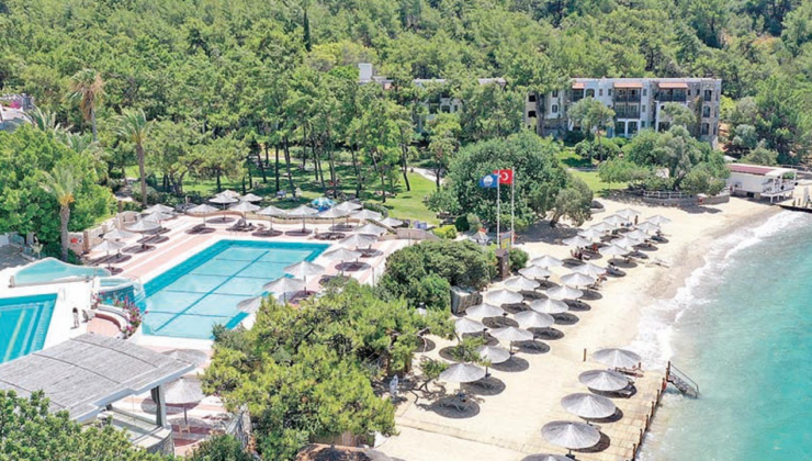 Deniz kıyısında sıfır atık tatil