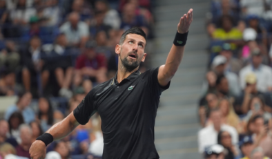Djokovic ikinci tur biletini aldı!