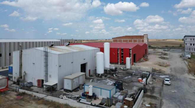 Tekirdağ'da anestezi gazı üreten fabrikada meydana gelen patlamada 2 işçi öldü