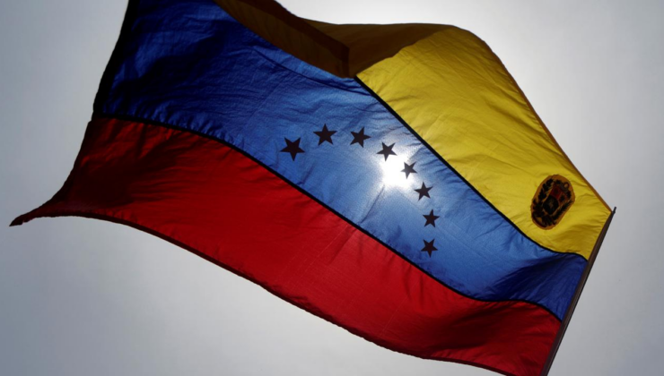 Venezuela, Kolombiya sınırına 15 bin güvenlik gücü yerleştirecek