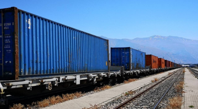Çin'den yola çıkan iki yük treni yarın Türkiye'den Avrupa'ya hareket edecek