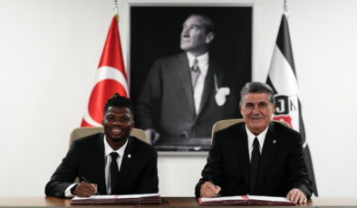 Beşiktaş El Bilal Toure ile sözleşme imzaladı
