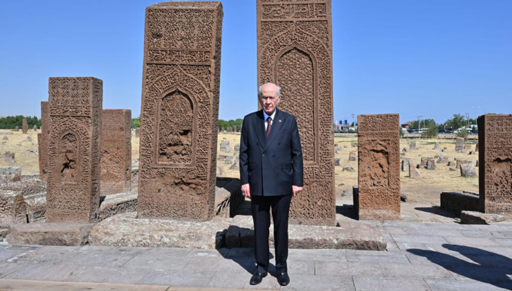 Bahçeli: Önümüzdeki altın fırsat heba edilmemeli