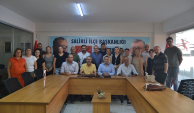 CHP lideri Özel'e memleketinde istifa şoku: İstifasını açıkladı, adaylıktan çekildi