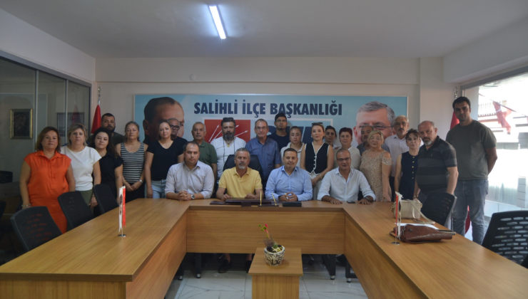 CHP lideri Özel'e memleketinde istifa şoku: İstifasını açıkladı, adaylıktan çekildi