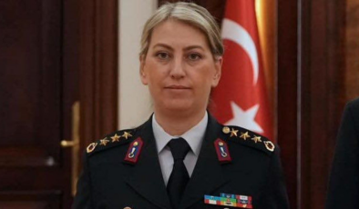 Türkiye'nin ilk kadın jandarma il komutanı generalliğe terfi etti