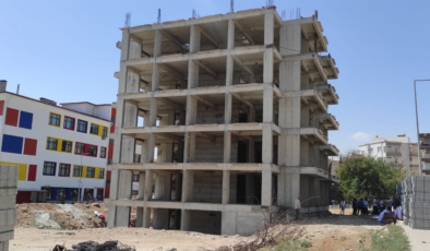 Müteahhit kendini ihbar etti, 5 katlı binasını yıktırdı! Nedeni ise takdir topladı