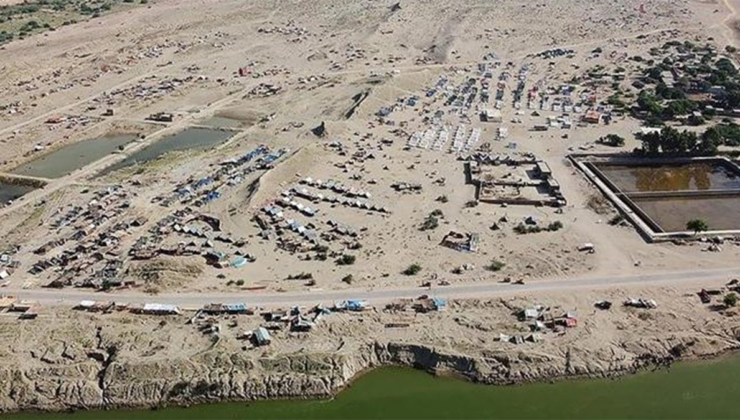 Yağmur ülkeyi felç etti, 140'ı çocuk 299 kişi hayatını kaybetti