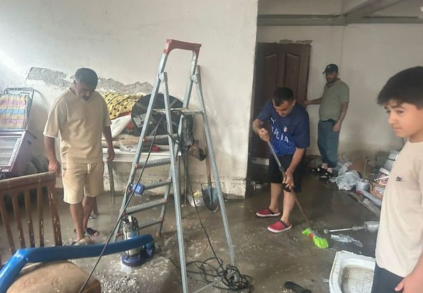 Sağanak sonrası tahliye çalışması