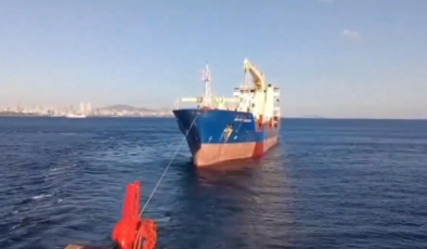 Haydarpaşa açıklarında arızalanan gemi Ahırkapı'ya demirletildi