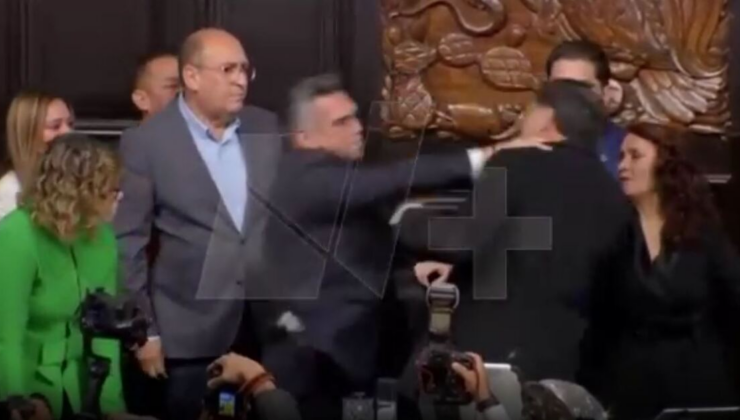 Meksika Senatosu'nda kavga