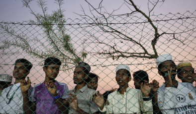 Hindistan, Rohingya mültecilerini denize attı iddiası