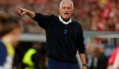 Resmen açıklandı: Fenerbahçe’de Mourinho gönderildi