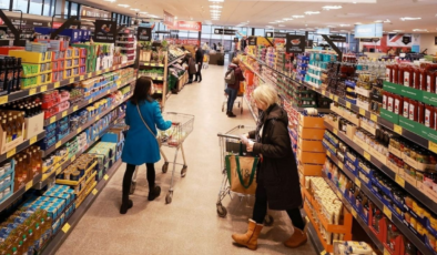 Süpermarket devinden, rakibine karşı maaş savaşı! 2 ayda 2 kez çalışanlarına zam yaptı