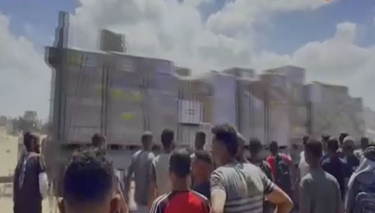 İsrail çeteleri Gazze’ye yardım getiren tırları yağmaladı