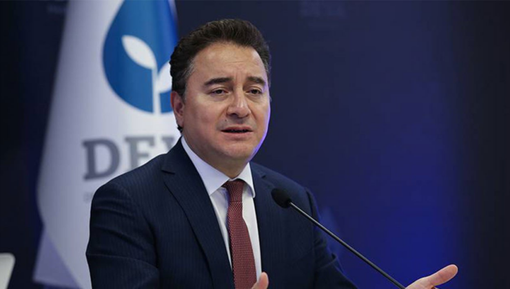 Ali Babacan'dan 30 Ağustos mesajı: Büyük Zafer'in yıl dönümünde Gazi Mustafa Kemal Atatürk ve aziz şehitlerimizi rahmetle anıyorum