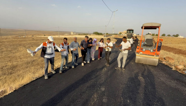 Yezidiler 50 yıl sonra köylerine döndü! Asfalt sevinci halayla kutlandı