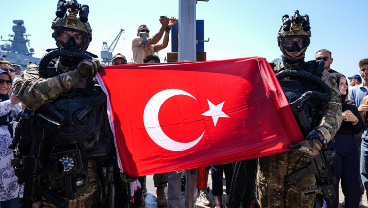 TEKNOFEST Mavi Vatan’a büyük ilgi: SAT ve SAS komutanlıklarının gösterisi nefes kesen anlara sahne oldu