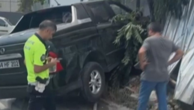 Bağcılar’da işçilerin kaldığı konteynere pikap çarptı