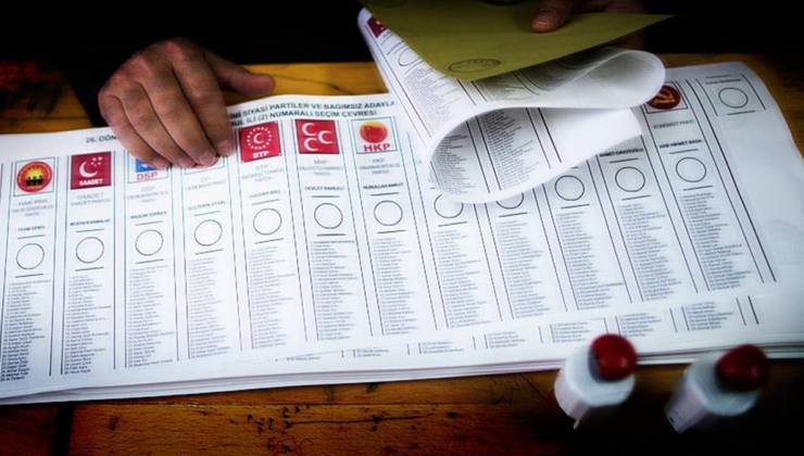 CHP'nin kasasında kilitli duran anket