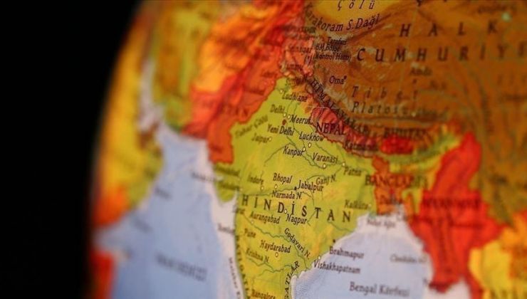 Hindistan'da arazi aracının su kanalına düşmesi sonucu 11 kişi öldü