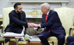 Trump'ın 'en iyi dostu', demokrasiyi fiilen yasakladı