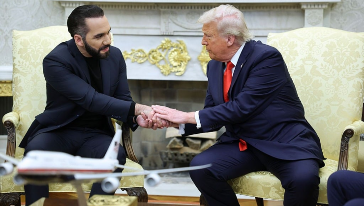 Trump'ın 'en iyi dostu', demokrasiyi fiilen yasakladı