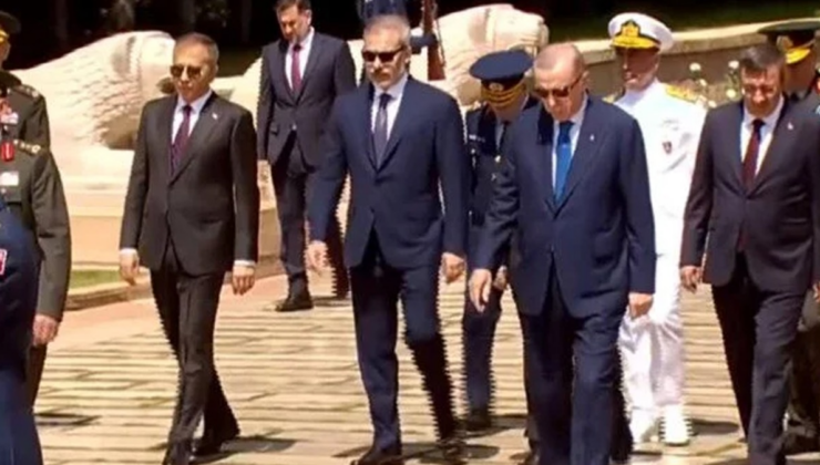 Erdoğan Anıtkabir Özel Defteri'ne ne yazdı?