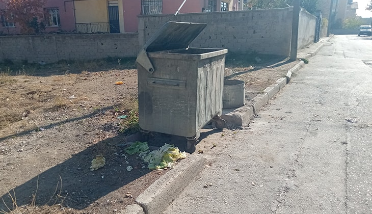 Vicdansızlar yeni doğan bebeği çöpe atmış! Anne baba ve üvey anne gözaltında