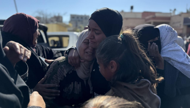 Katil İsrail'in Gazze'ye düzenlediği saldırılarda 10'u yardım dağıtım noktasında 22 kişi hayatını kaybetti