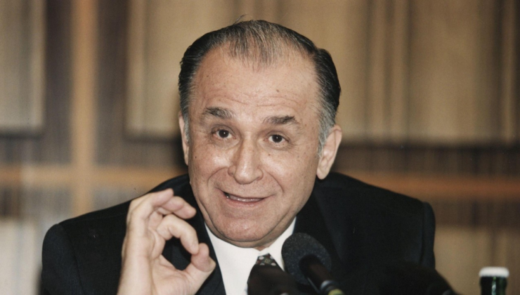 Romanya'nın ilk cumhurbaşkanı Iliescu hayatını kaybetti