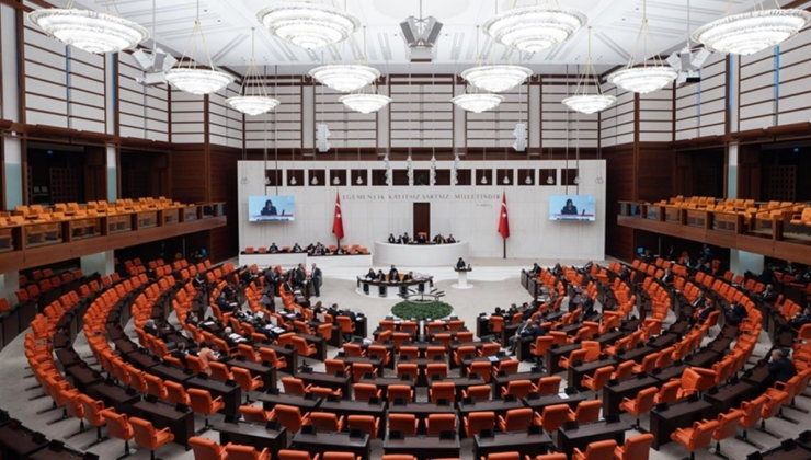 200'ü aşkın siyasetçi ve aydından 'Yeni Anayasa' bildirisi