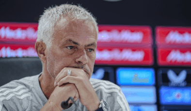 Jose Mourinho basın toplantısında gözyaşlarını tutamadı
