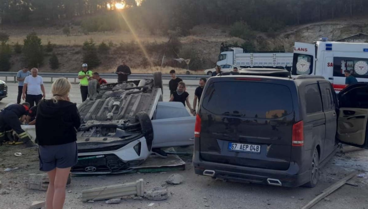 Burdur'da panelvan otomobile çarptı: 6 kişi yaralı