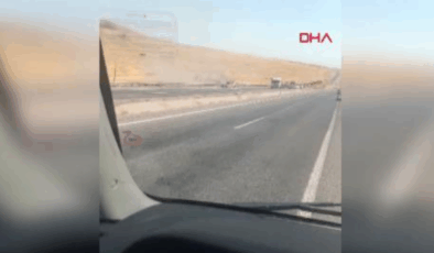 Seyir halindeki taksi alev alarak yandı