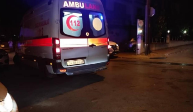 Adana'da devrilen motosikletteki 2 kişi yaralandı