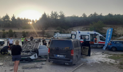 Burdur'da 6 kişinin yaralandığı kaza kamerada