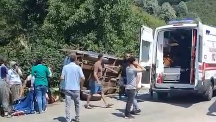 Düzce’de fındık işçilerini taşıyan römork devrildi