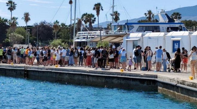 Türk turistler adalara para vermeden ayak basamayacak