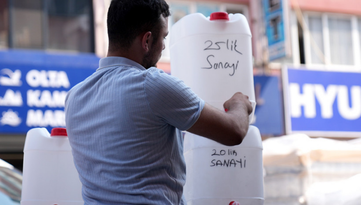 Resmen akın ettiler: İzmir'de su kesintileri satışları patlattı!