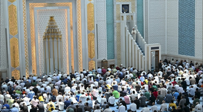 CHP'li Emir'den Diyanet hutbesine tepki: Millete köy yeter, kendilerine Avrupa turu!