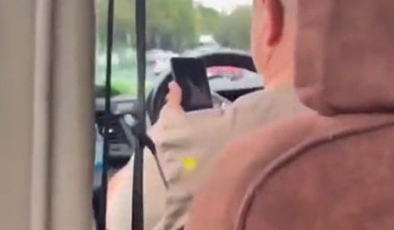 İstanbul'da pes dedirten görüntü: Minibüs şoförü müstehcen video izledi