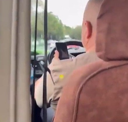 İstanbul'da pes dedirten görüntü: Minibüs şoförü müstehcen video izledi