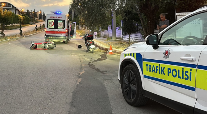 Kütahya’da motosiklet kaldırıma çarptı: 1 ağır yaralı