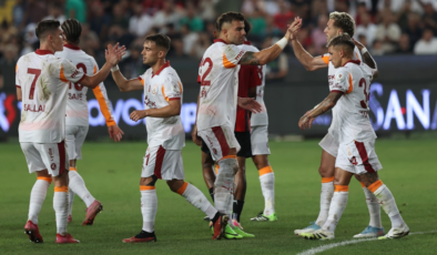 Sezonun ilk maçında 3 gol, 2 penaltı, 1 kırmızı kart