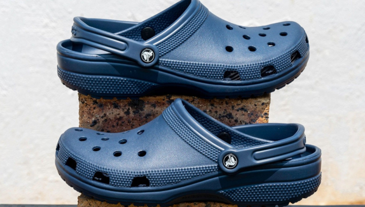 Tüketici tasarrufa ayakkabıdan başladı: Crocs’un hisseleri erimeye başladı